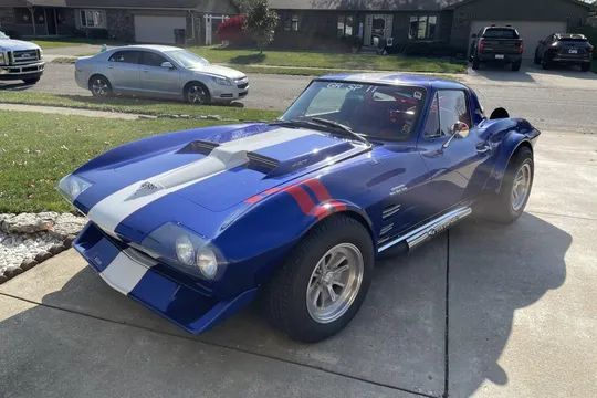 1963 Chevrolet Corvette C2 Grand Sport Replica