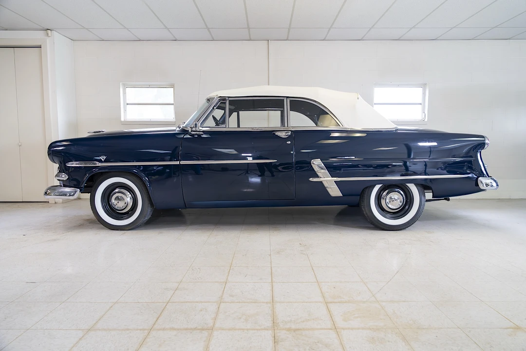 1953 Ford Crestline - Image 4 of 31