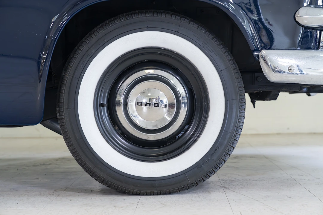 1953 Ford Crestline - Image 25 of 31
