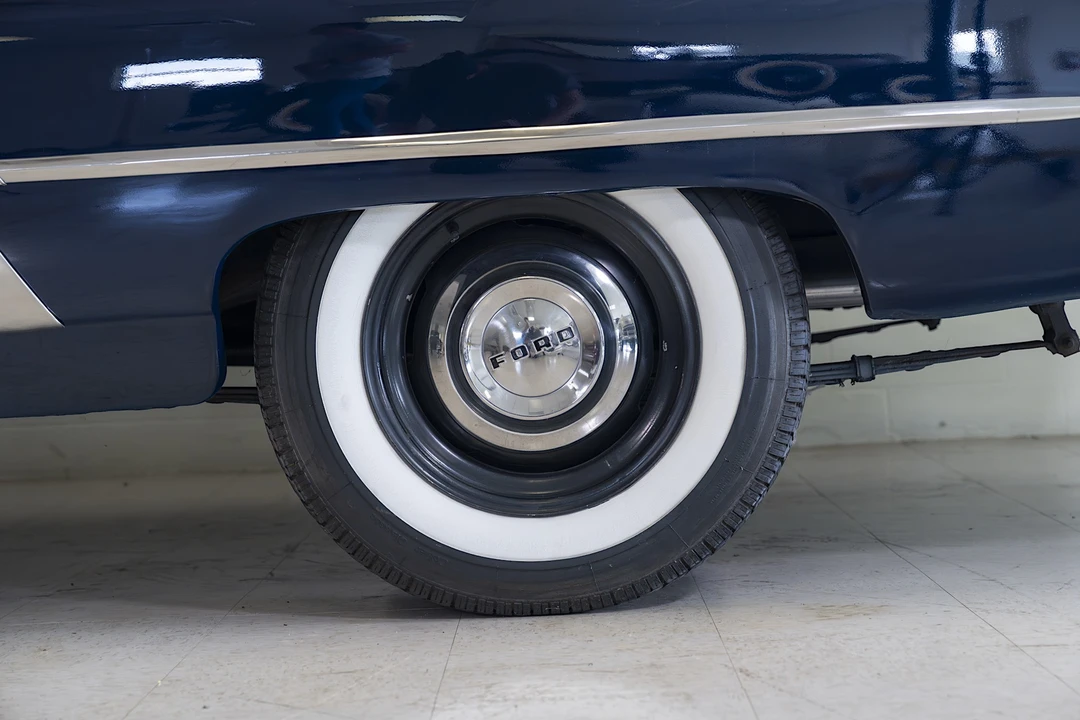 1953 Ford Crestline - Image 29 of 31