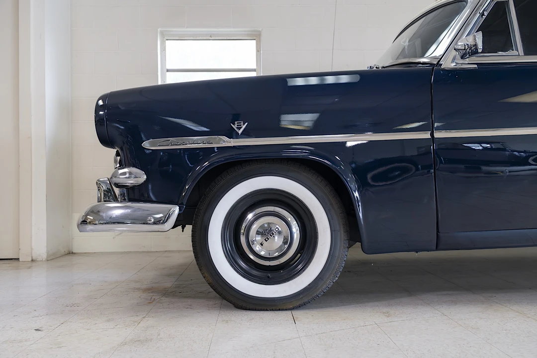 1953 Ford Crestline - Image 26 of 31