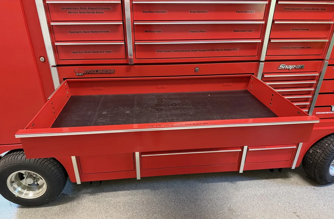 Parts & Memorabilia Tools - Image 7 of 21