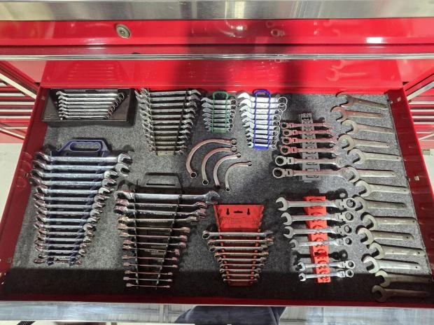 Parts & Memorabilia Tools - Image 3 of 4