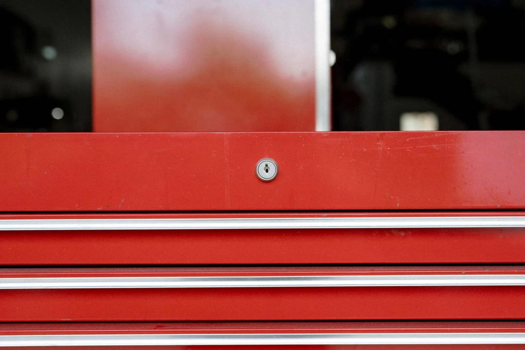 Parts & Memorabilia Tools - Image 13 of 27