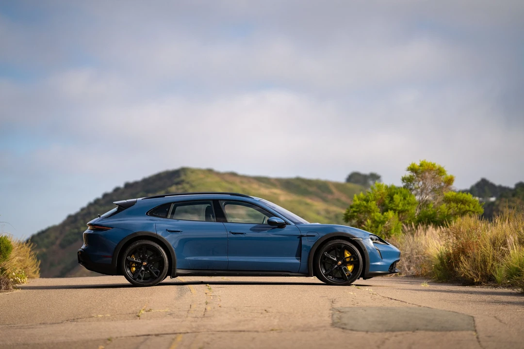 2021 Porsche Taycan 4S - Image 4 of 16