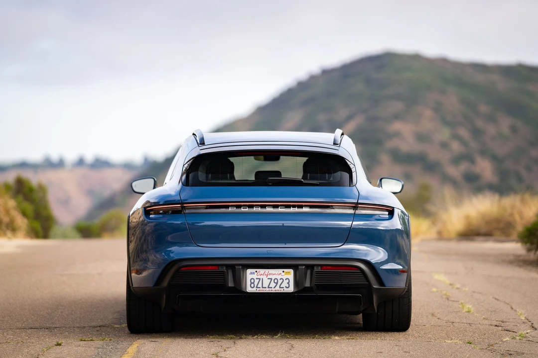 2021 Porsche Taycan 4S - Image 6 of 16