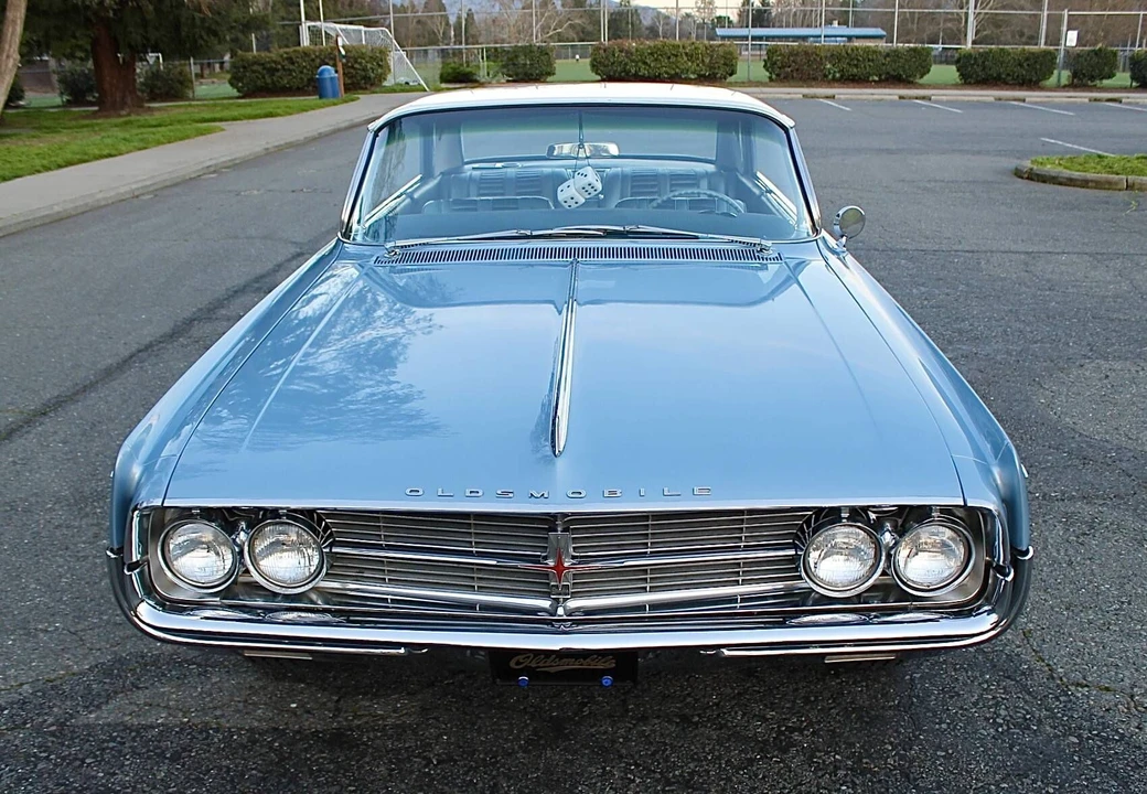 1962 Oldsmobile Starfire - Image 4 of 11