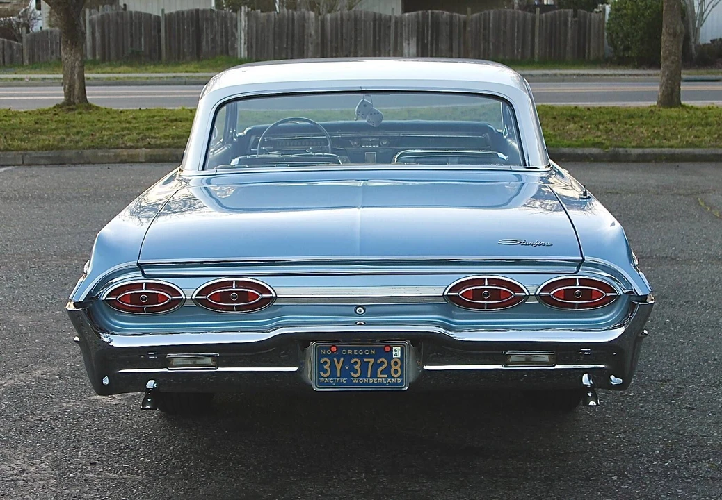 1962 Oldsmobile Starfire - Image 5 of 11