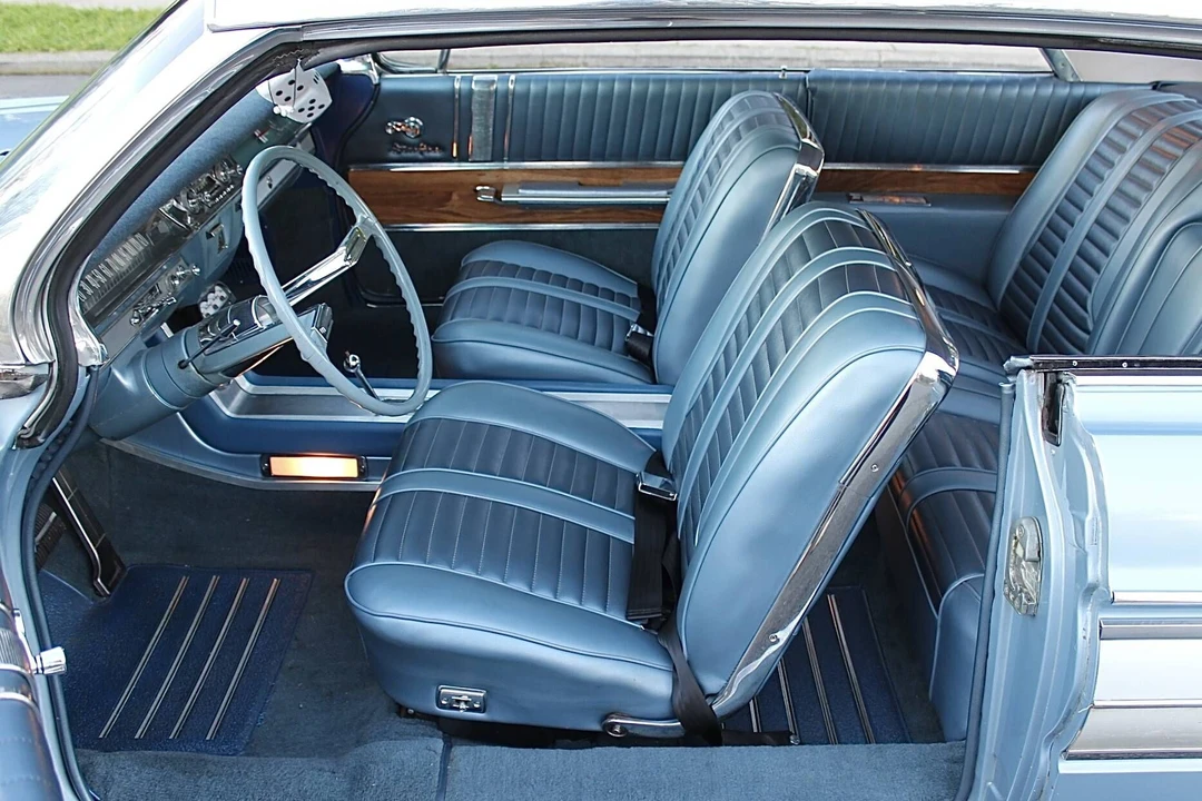 1962 Oldsmobile Starfire - Image 6 of 11