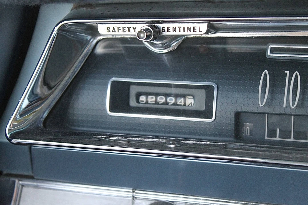 1962 Oldsmobile Starfire - Image 11 of 11
