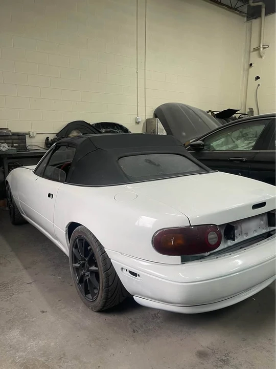 1995 Mazda NA MX-5 Miata - Image 2 of 5