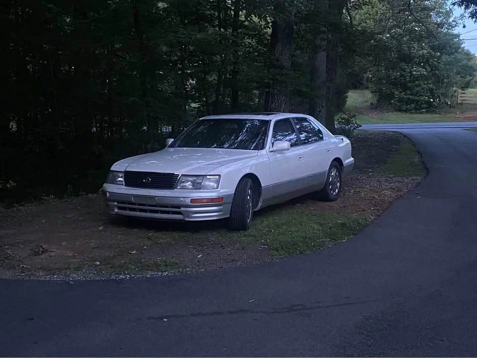 1996 Lexus LS 2nd Gen - Image 2 of 3