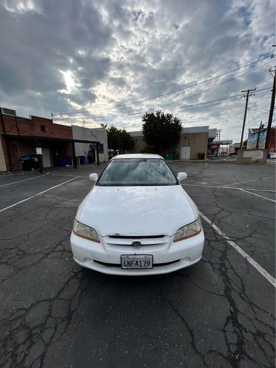 2000 Honda Accord 6th Gen - Image 3 of 8
