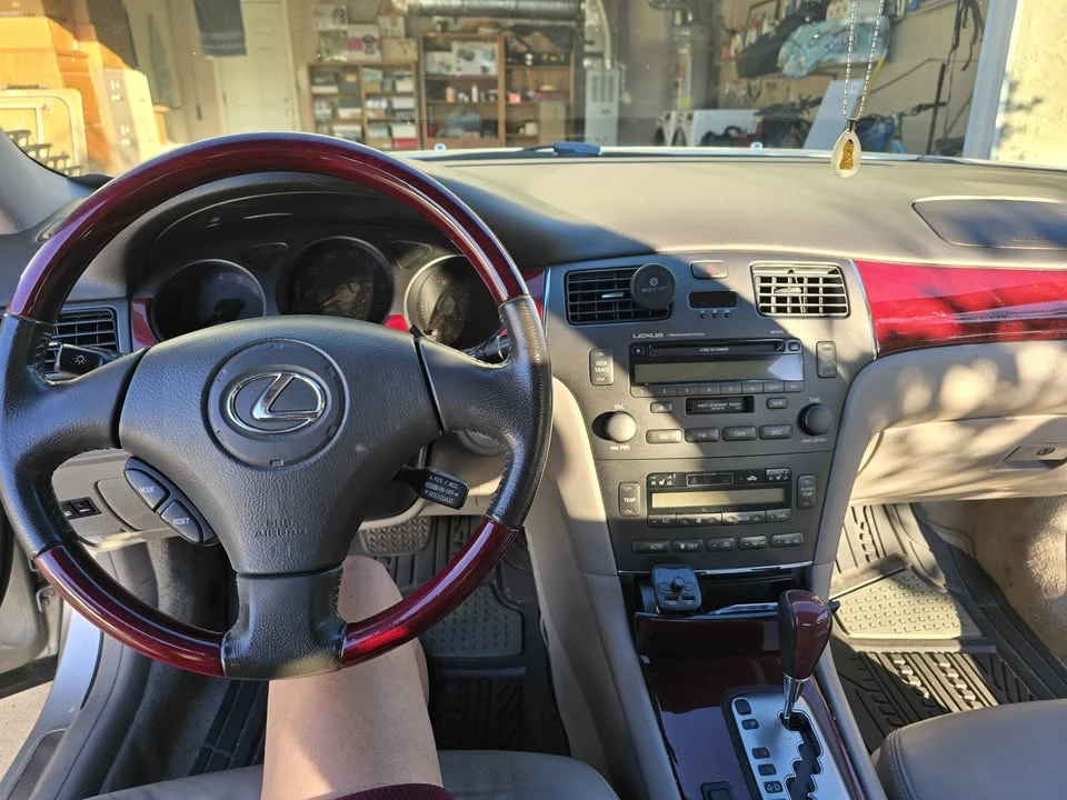 2004 Lexus ES 3rd Gen - Image 6 of 11