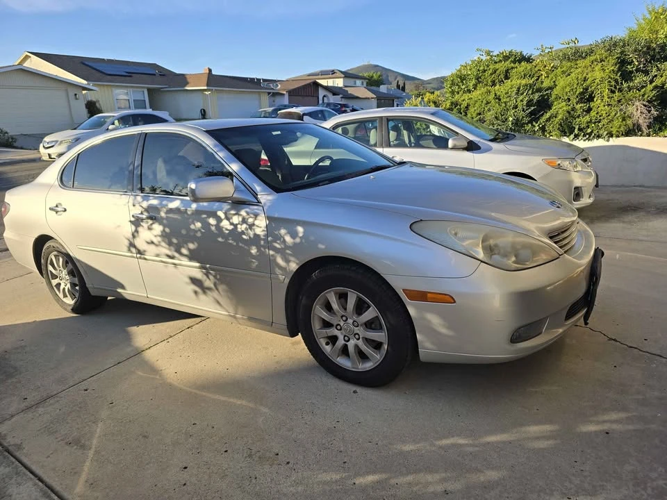 2004 Lexus ES 3rd Gen - Image 2 of 11