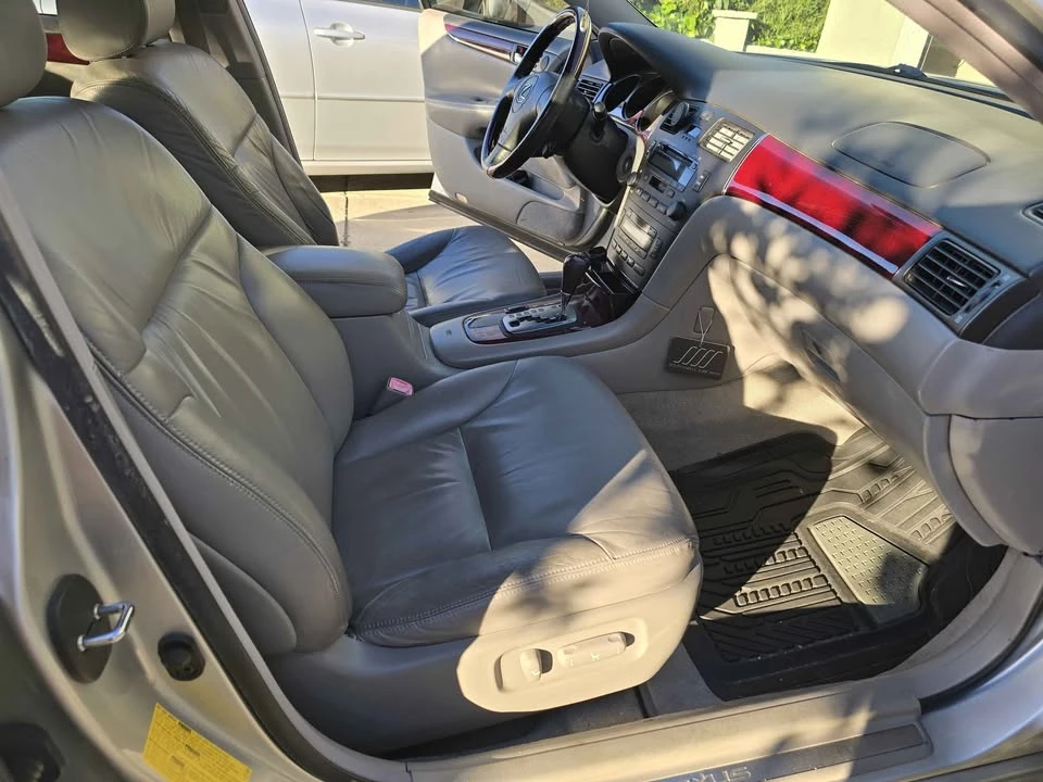 2004 Lexus ES 3rd Gen - Image 9 of 11
