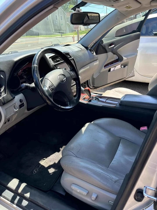 2007 Lexus IS 2nd Gen - Image 10 of 20