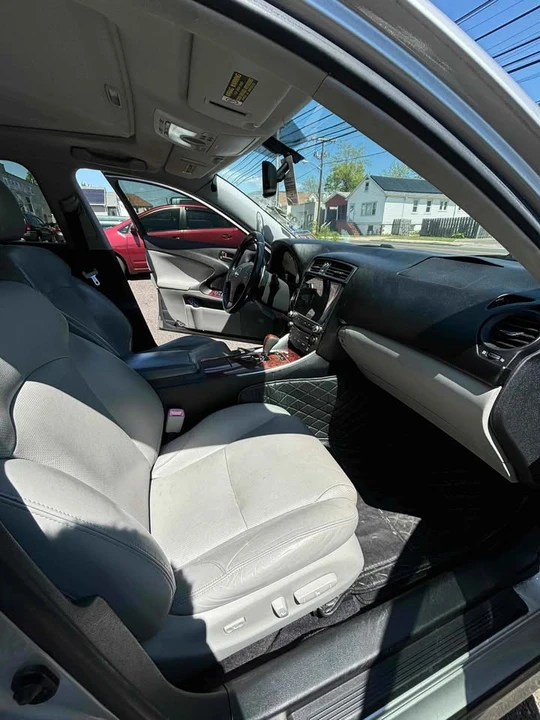 2007 Lexus IS 2nd Gen - Image 15 of 20