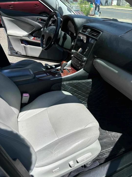 2007 Lexus IS 2nd Gen - Image 14 of 20