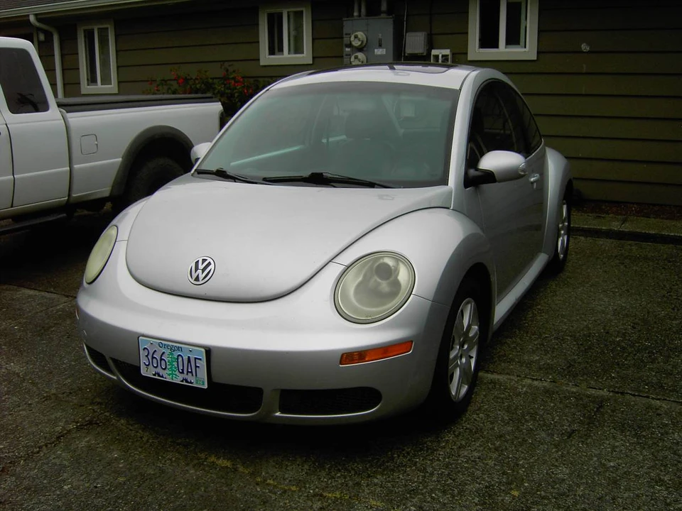 2007 Volkswagen New Beetle - Image 11 of 12