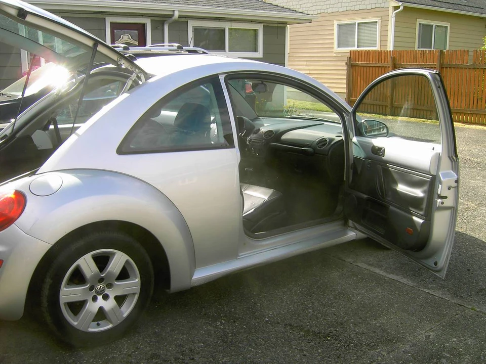 2007 Volkswagen New Beetle - Image 4 of 12