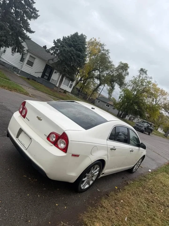 2010 Chevrolet Malibu - Image 3 of 8