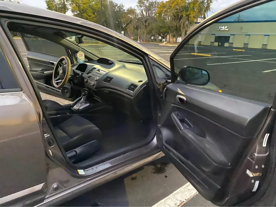 2010 Honda Civic 8th Gen - Image 3 of 5