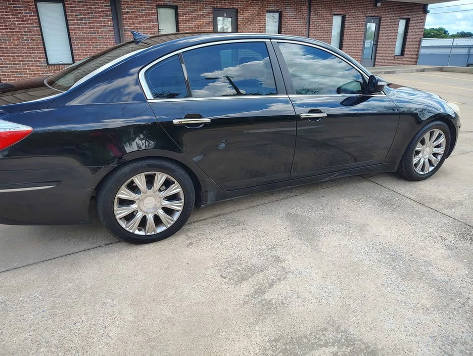 2010 Hyundai Genesis - Image 3 of 6