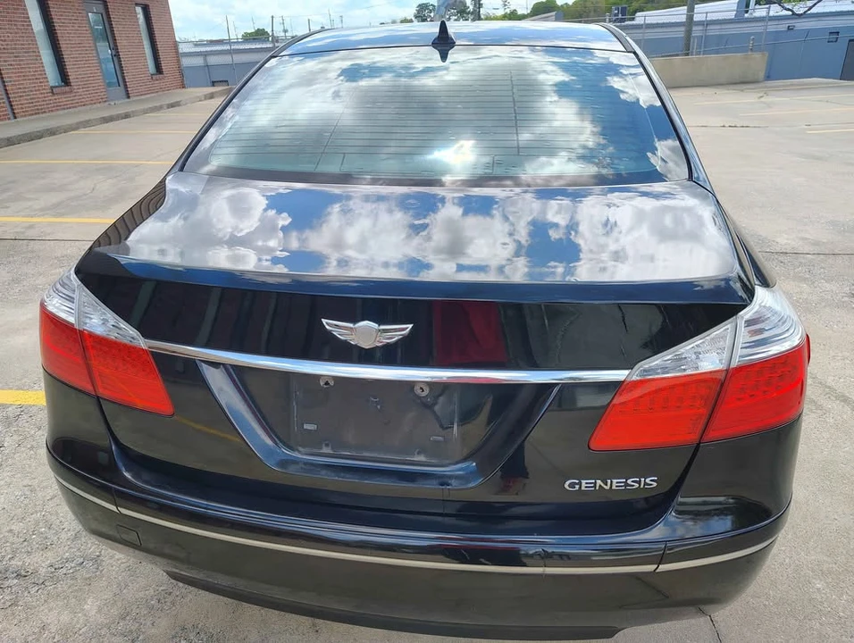 2010 Hyundai Genesis - Image 5 of 6