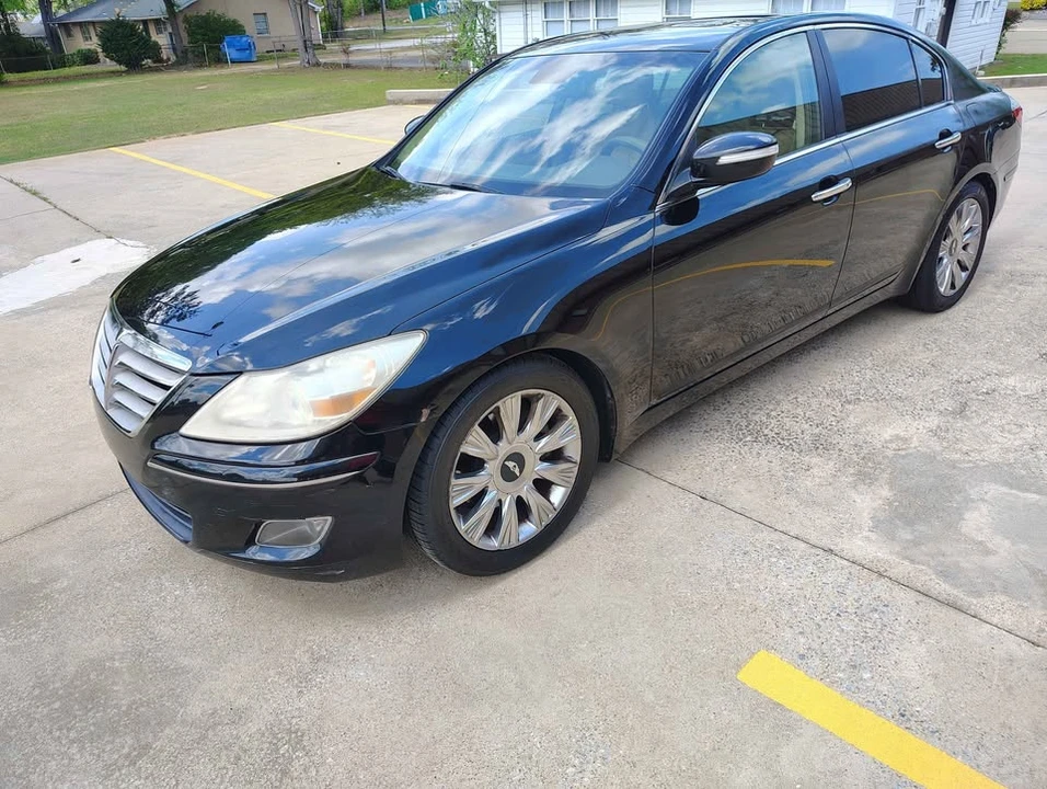 2010 Hyundai Genesis - Image 6 of 6