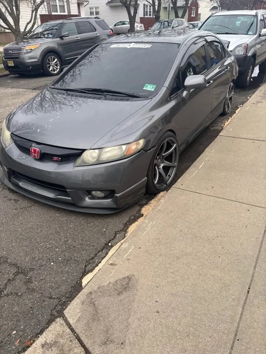 2011 Honda Civic 8th Gen - Image 3 of 3