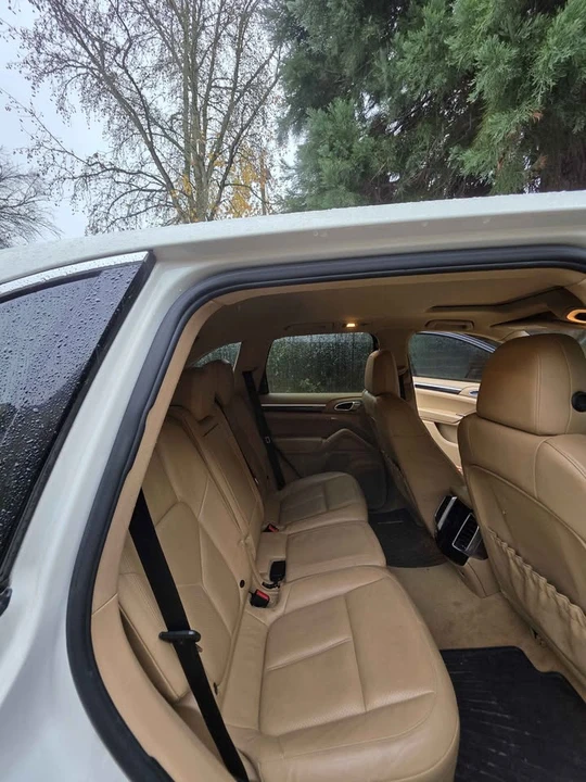 2011 Porsche 958 Cayenne S - Image 8 of 13