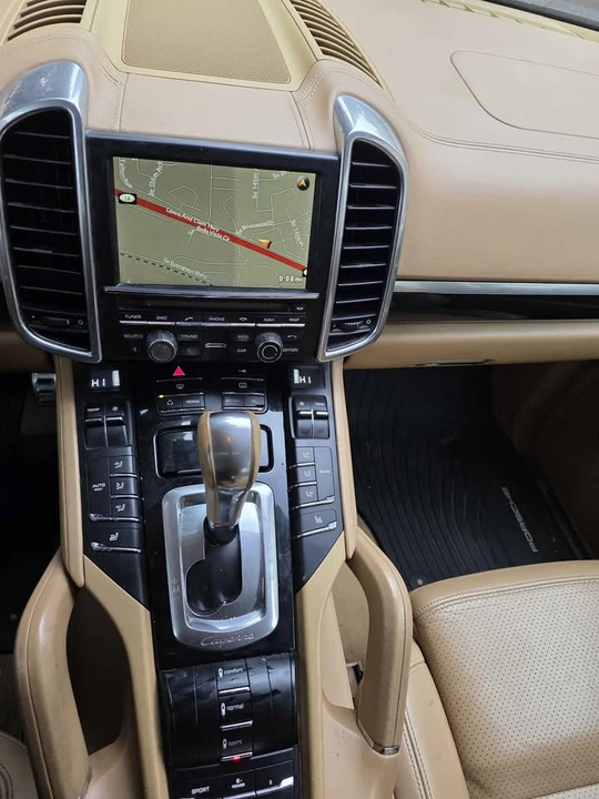 2011 Porsche 958 Cayenne S - Image 12 of 13