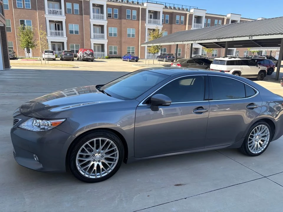 2013 Lexus ES 6th Gen - Image 3 of 13
