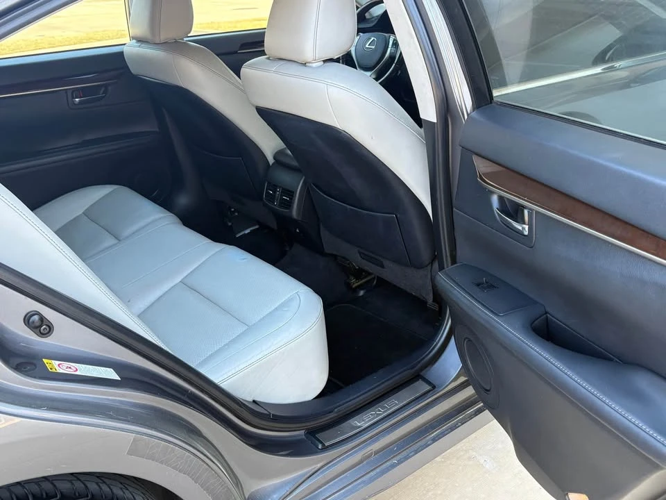 2013 Lexus ES 6th Gen - Image 6 of 13
