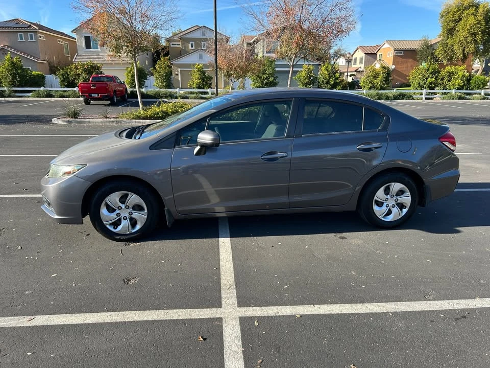 2015 Honda Civic 9th Gen - Image 3 of 15