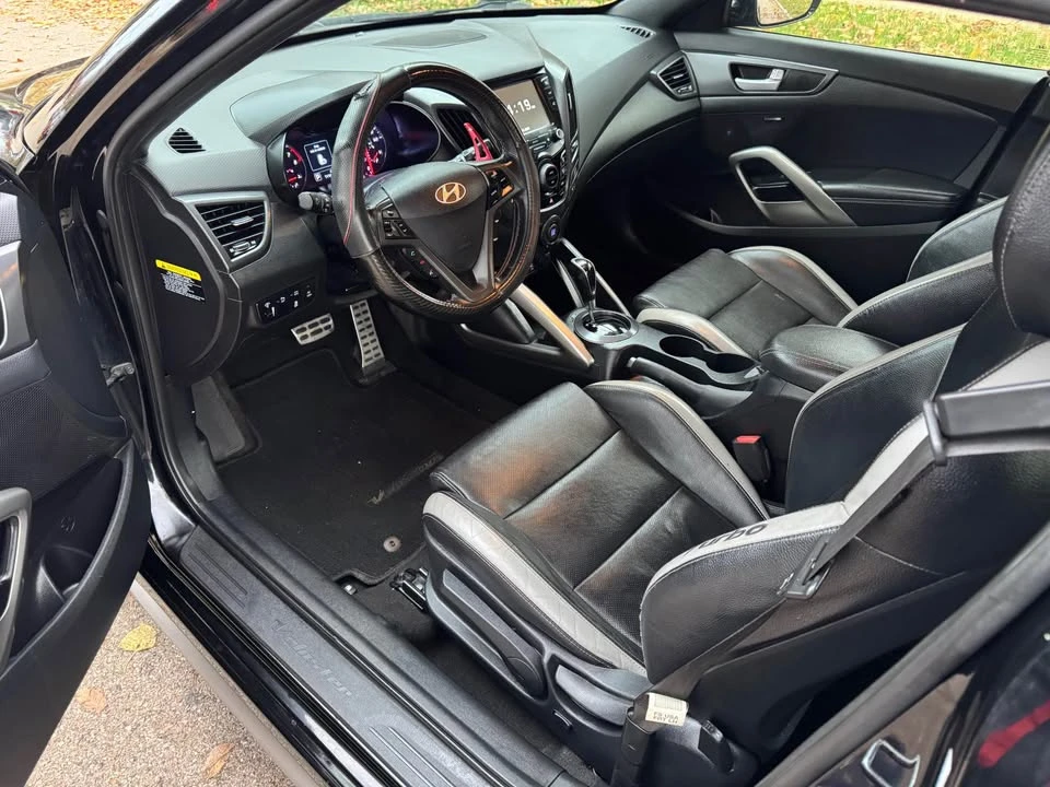 2016 Hyundai Veloster - Image 6 of 9