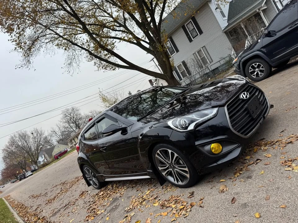 2016 Hyundai Veloster - Image 2 of 9