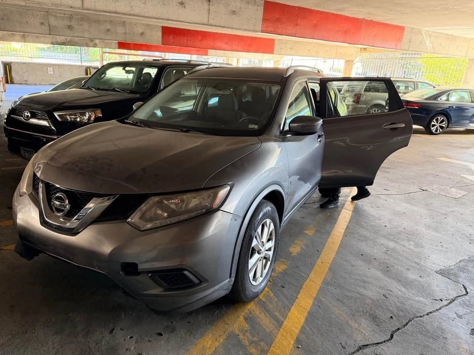 2016 Nissan Rogue - Image 3 of 3