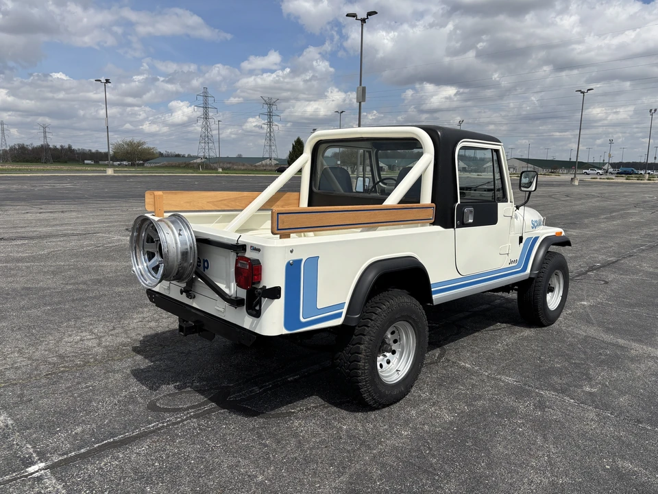 1982 Jeep CJ8 Scrambler - Image 2 of 10