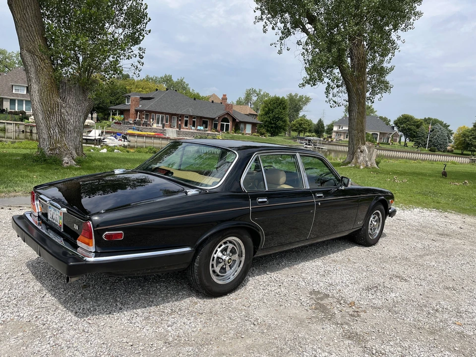 1987 Jaguar XJ Series 3 - Image 2 of 8
