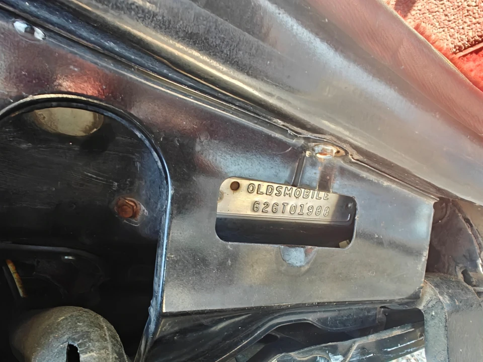 1962 Oldsmobile Starfire - Image 10 of 11