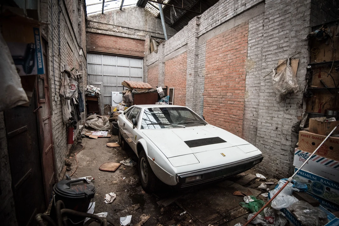 1975 Ferrari 308 GT4 - Image 6 of 21