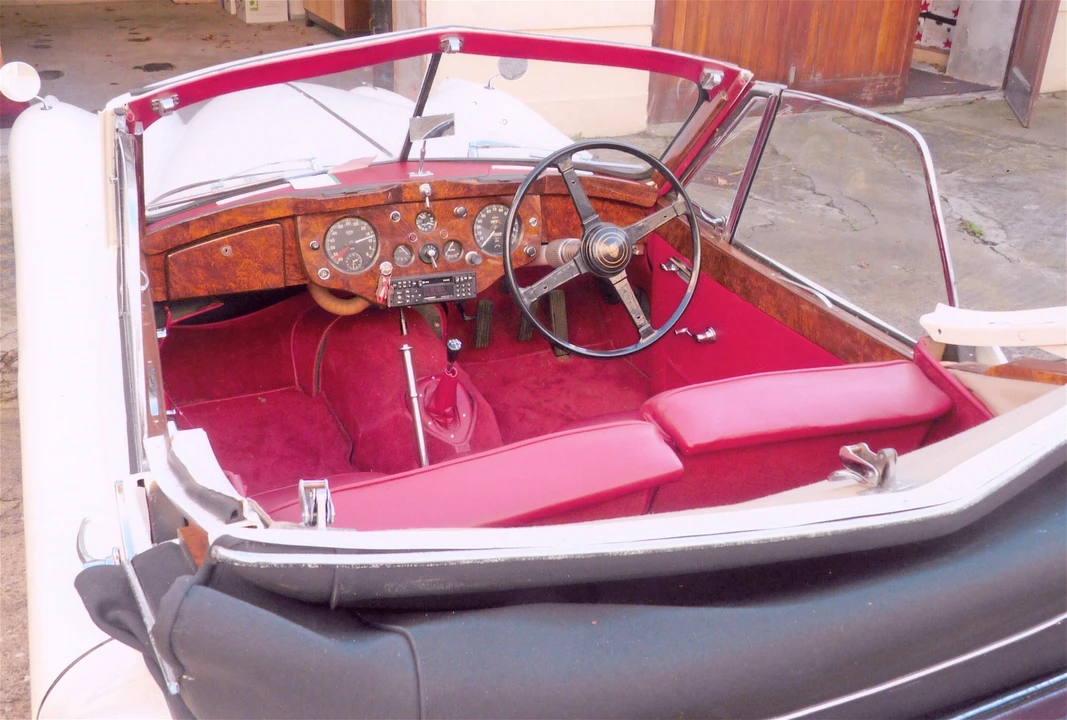 1956 Jaguar XK140 DHC Drophead - Image 3 of 4