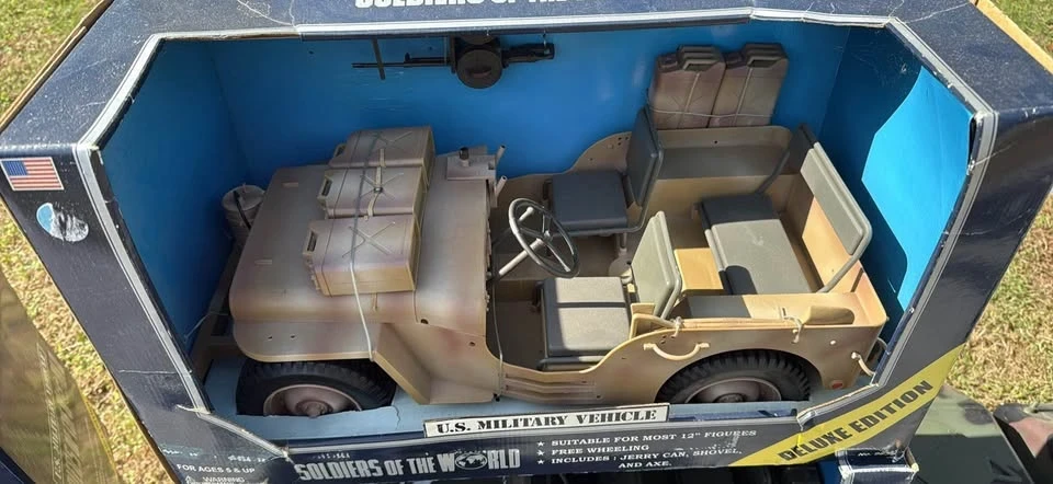 Parts & Memorabilia Scale Models - Image 2 of 8