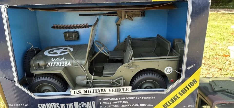 Parts & Memorabilia Scale Models - Image 3 of 8