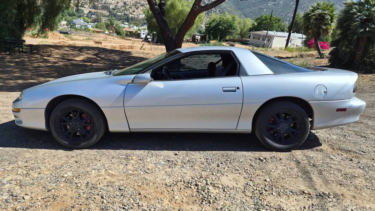2000 Chevrolet Camaro 4th Gen - Image 2 of 7
