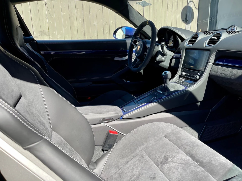 2020 Porsche 718 Cayman GT4 - Image 8 of 17