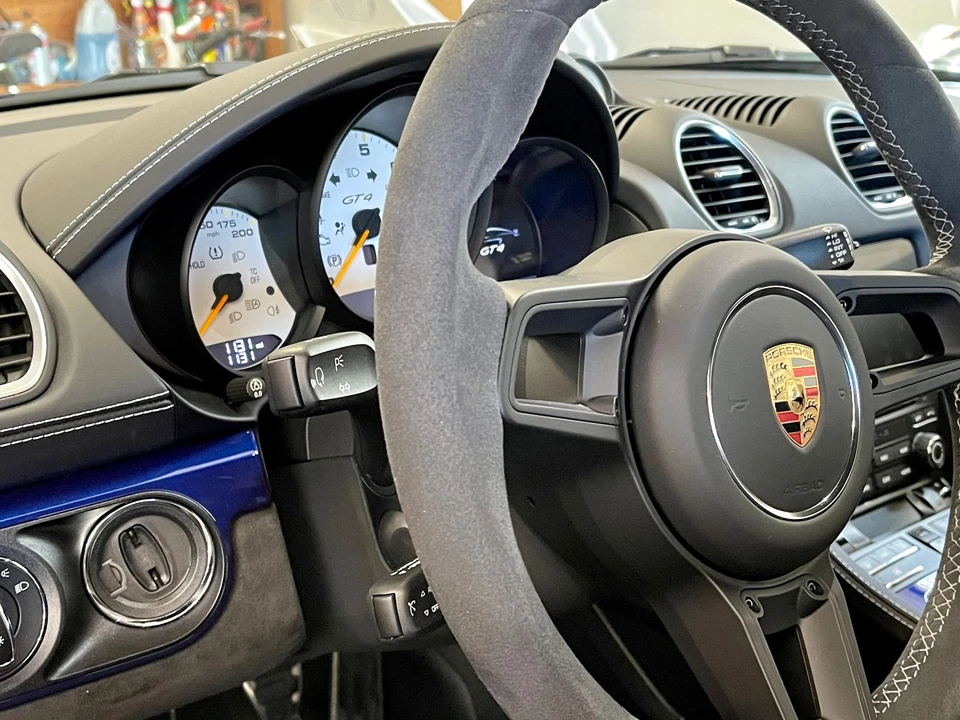 2020 Porsche 718 Cayman GT4 - Image 7 of 17
