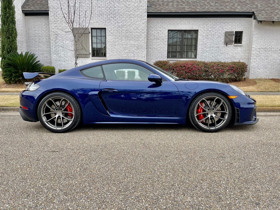 2020 Porsche 718 Cayman GT4 - Image 14 of 17